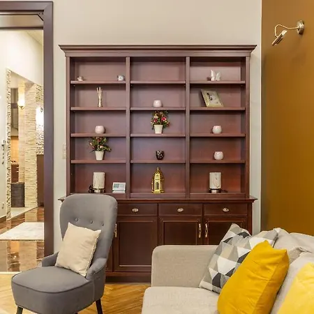 Exclusive Eotvos * Budapest